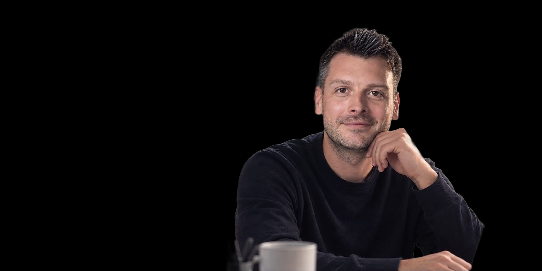Mathieu Romain, Lead Business & Functional Analyst, à son bureau